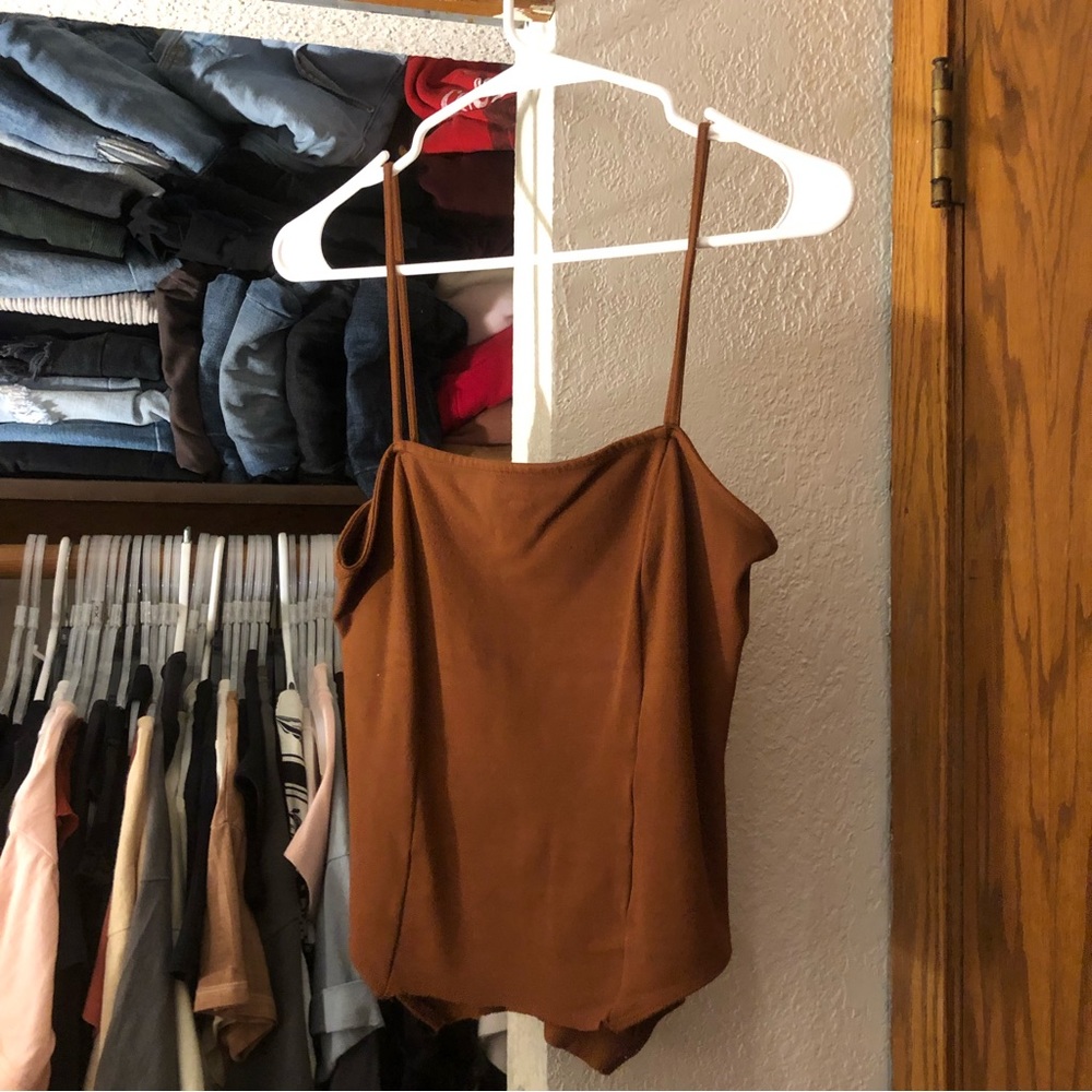 brown fitted tank top